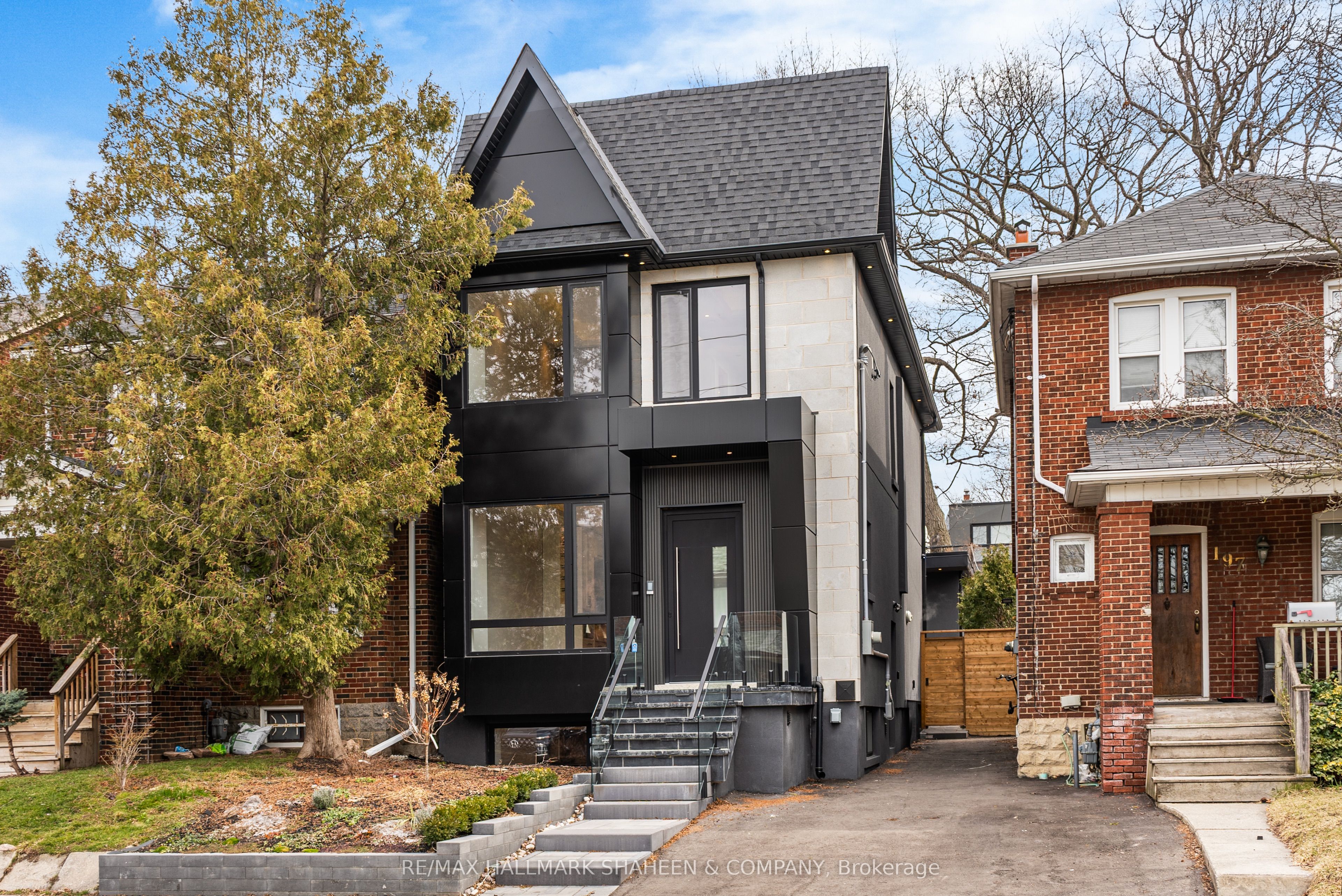 199 Arlington Avenue, Toronto C03, ON M6C 2Z4
