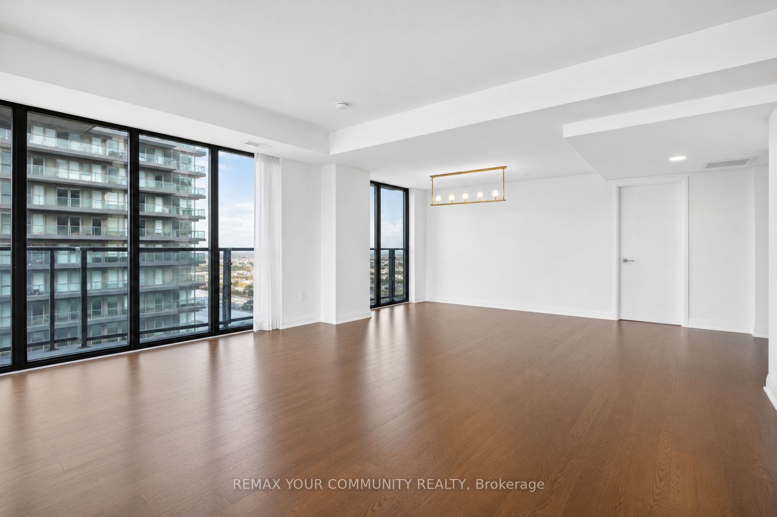 33 Frederick Todd Way 1305, Toronto, ON M4G 0C9