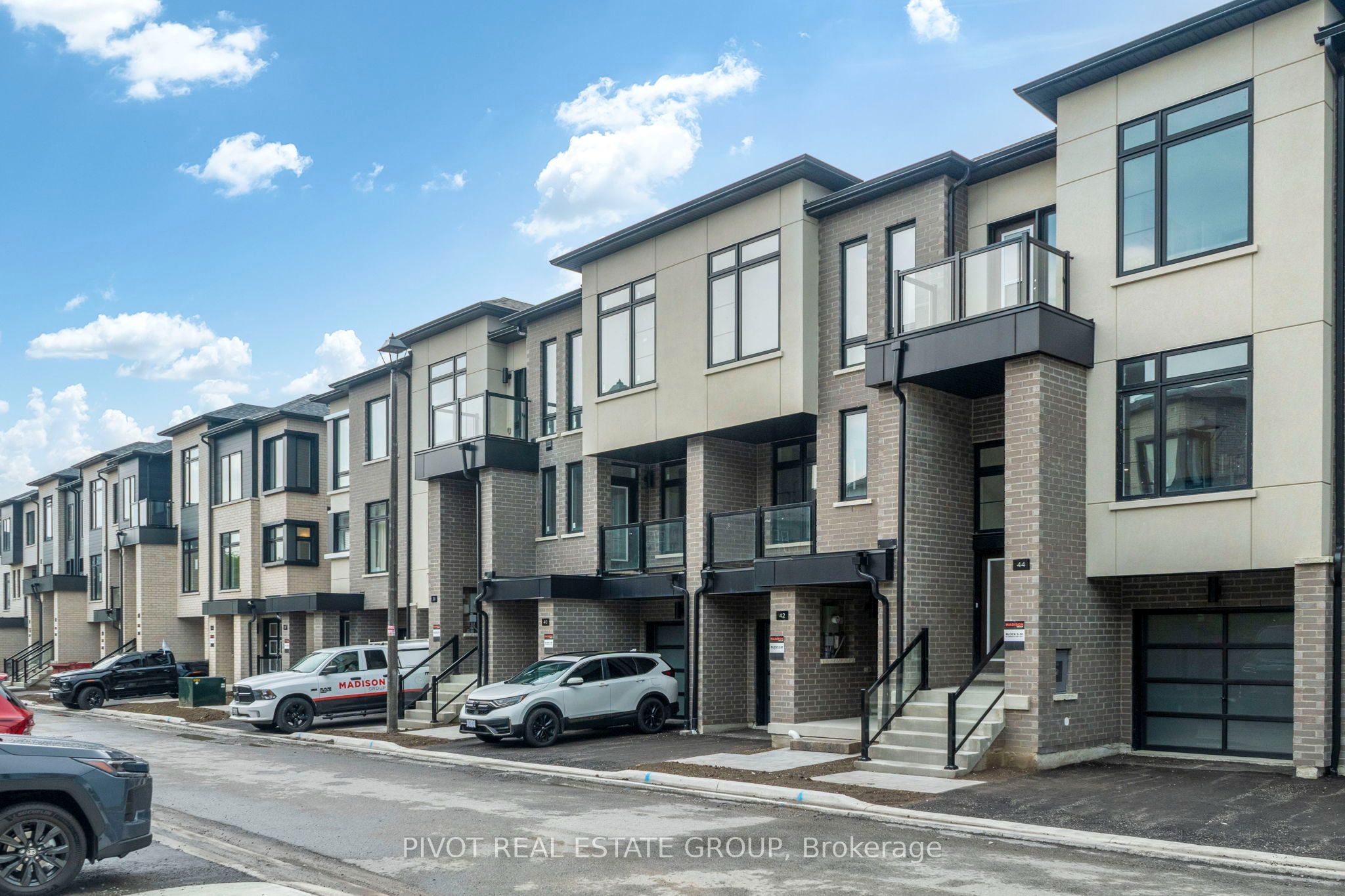 25 Observatory Way, Whitby, ON L1M 0M7