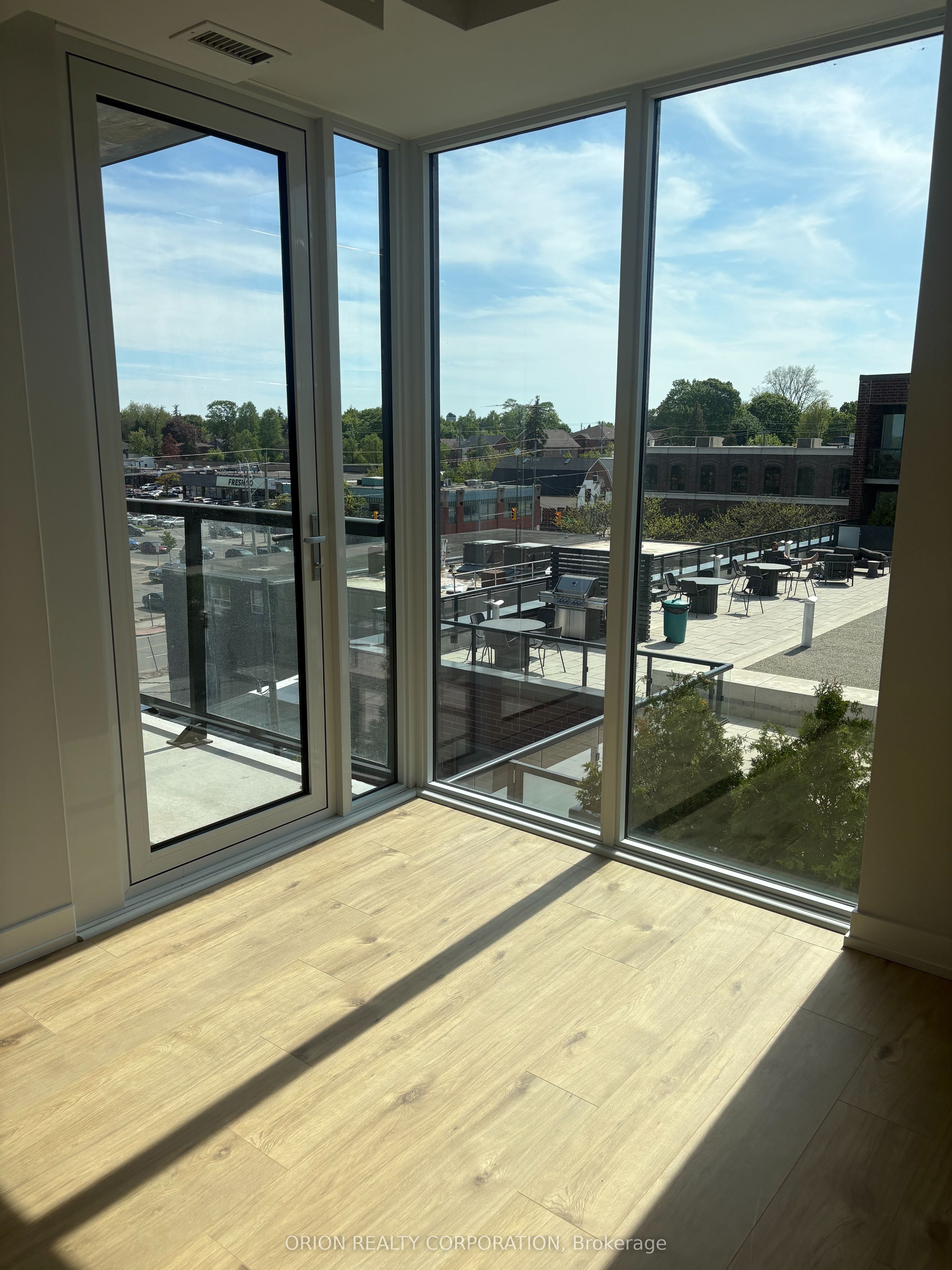 201 Brock Street S 408, Whitby, ON L1N 0P8