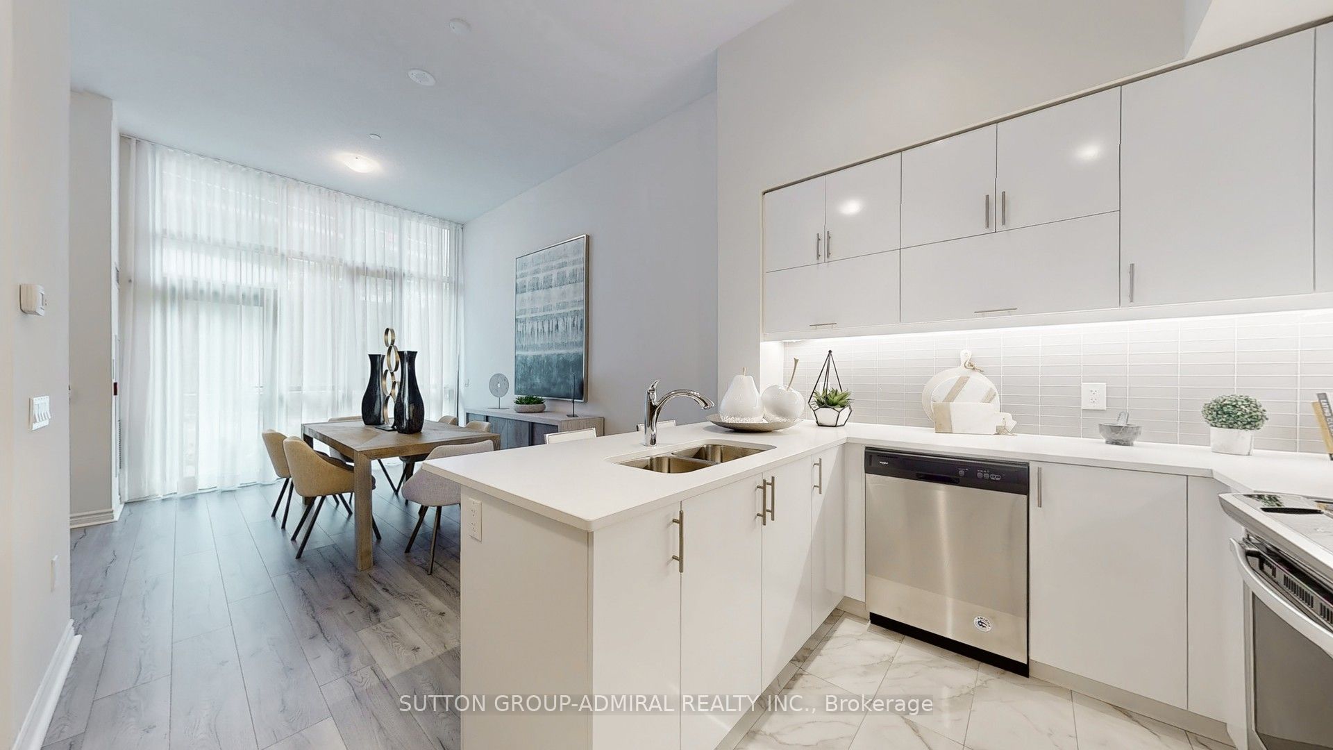 39 Annie Craig Drive Th 101, Toronto, ON M8V 0C5
