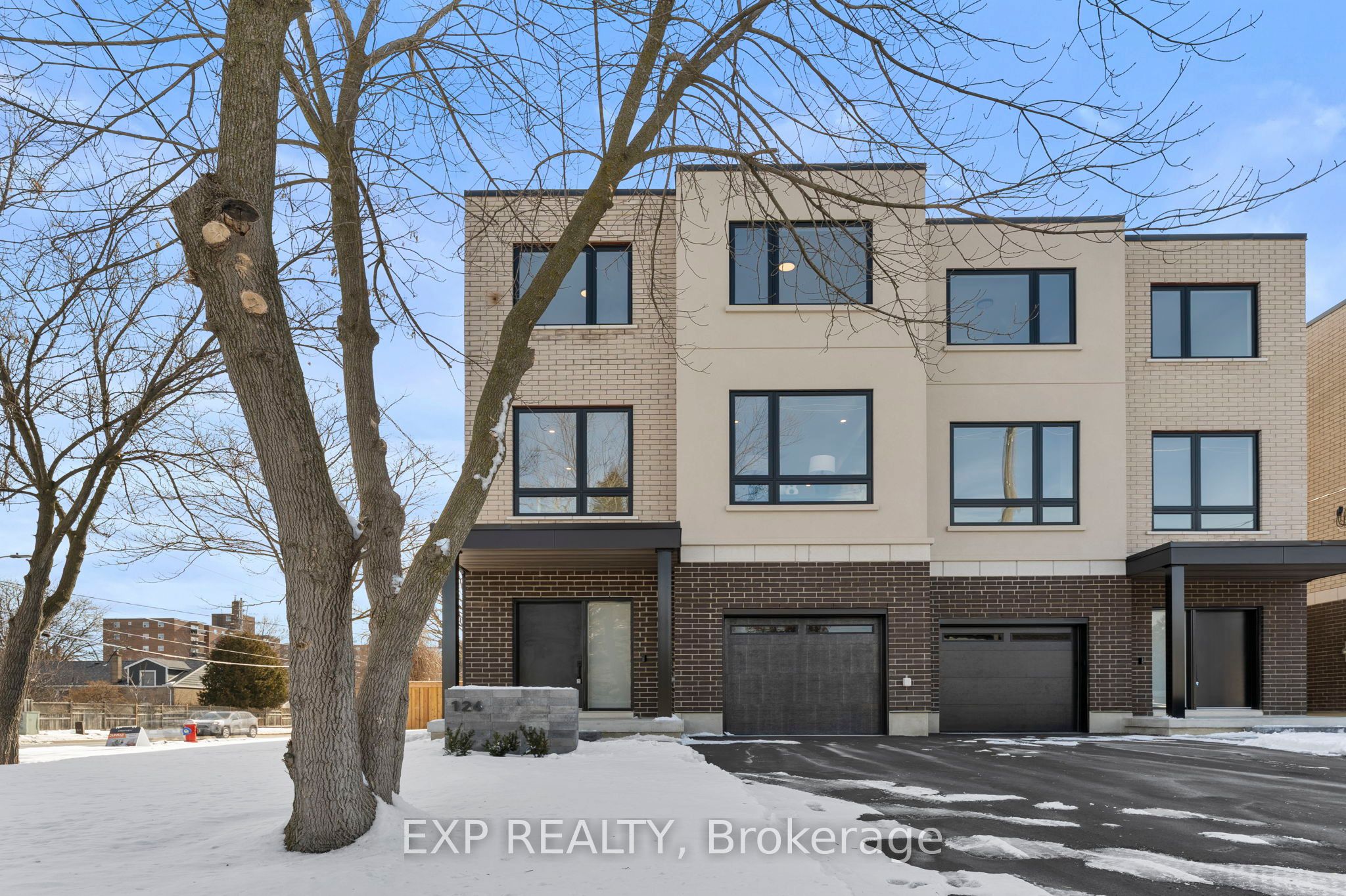 124 Dunbar Road, Mississauga, ON L5B 1G7
