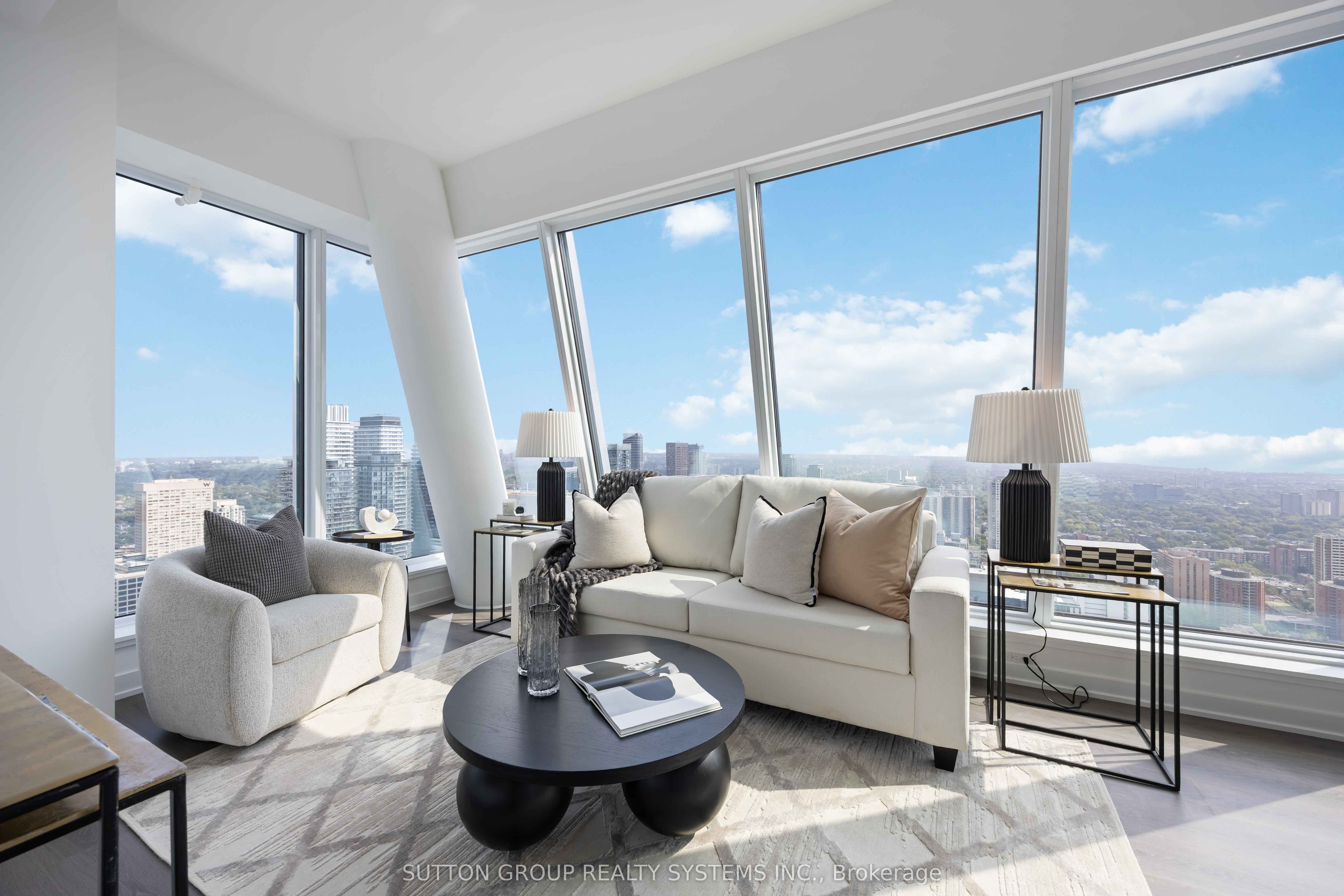 8 Wellesley Street W LPH05, Toronto C01, ON M4Y 0J5