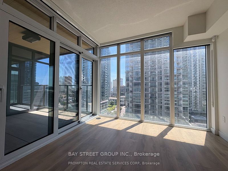 1 Concord Cityplace Way 912, Toronto C01, ON M5V 0X3