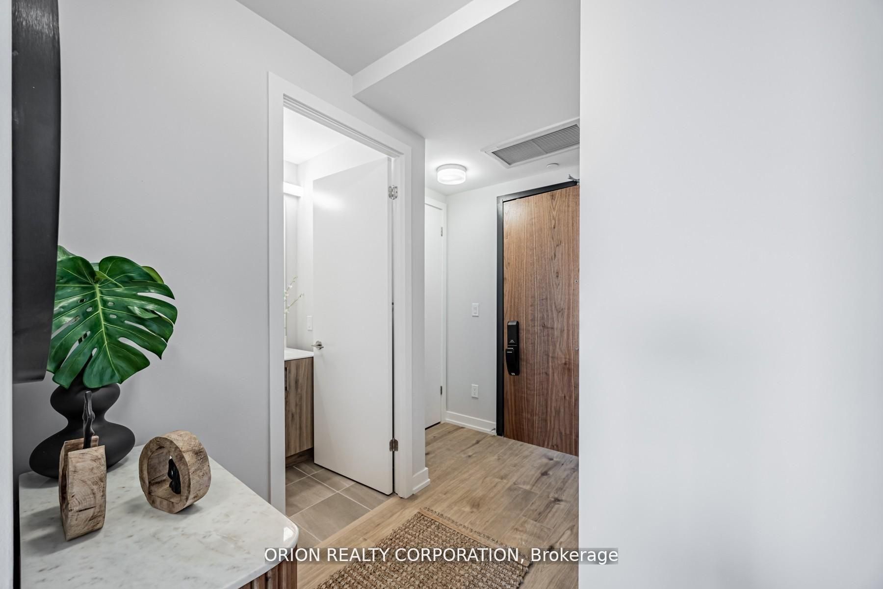 201 Brock Street S 517, Whitby, ON L1N 4K2